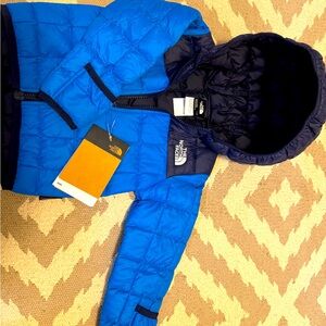 North Face blue water repellent Thermoball coat. 6-12 months. NWT